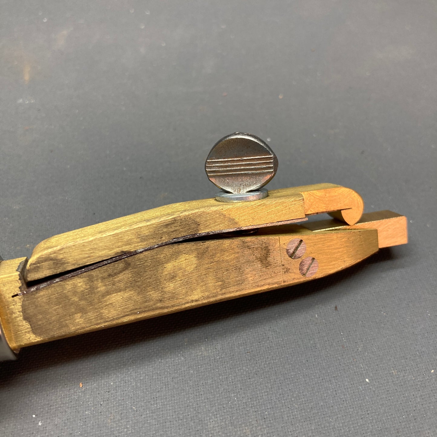 Single Piece Type Holder
