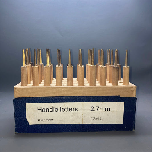 Handle Letters - 11pt Edinburgh