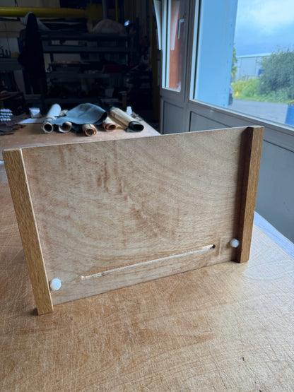 Second Hand - Sewing Frame