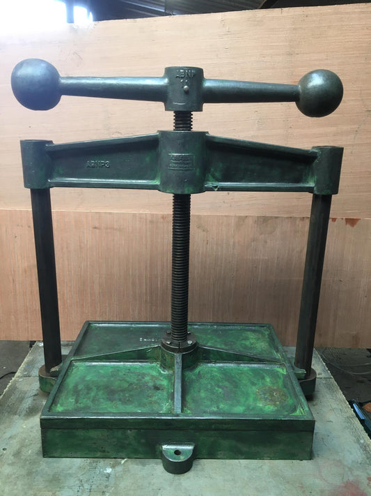 Cast-Iron Nipping Press