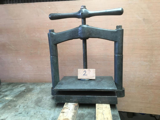 Cast-Iron Nipping Press