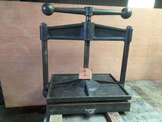 Cast-Iron Nipping Press