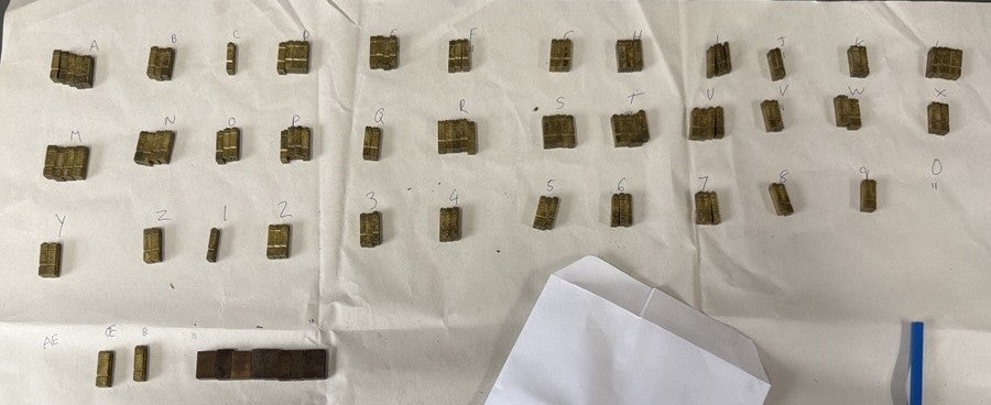 Approx. Elizabethan Type Set 18pt